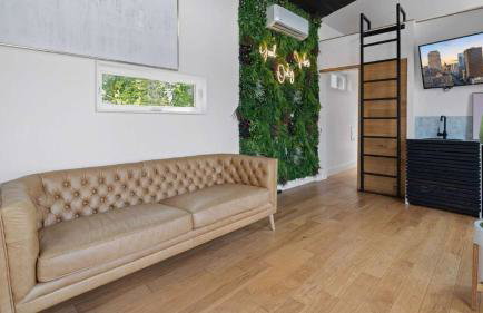 Luxurious Modern Retreat with Private Pool & Patio - Foto 36