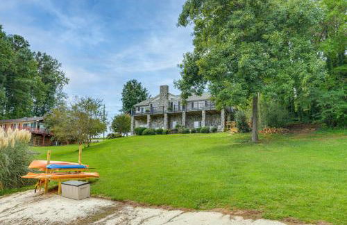 Lakefront Sherrills Ford Haven with Boat Dock! - Foto 21