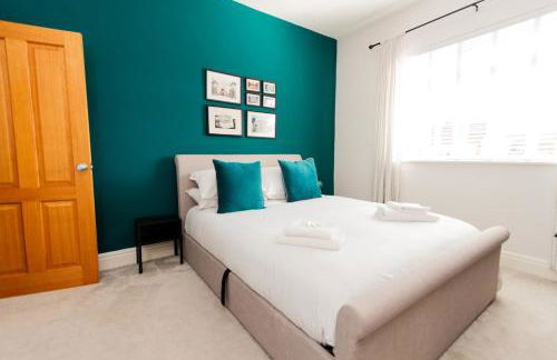 Charming Getaway - 3BR Home in the Heart of Chester - Photo 31