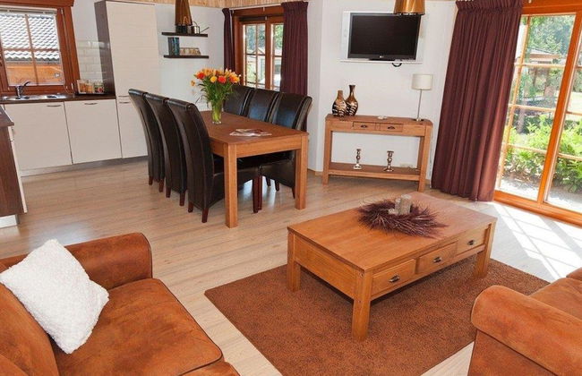 Wooden Chalet With Terrace and Microwave - Photo 6