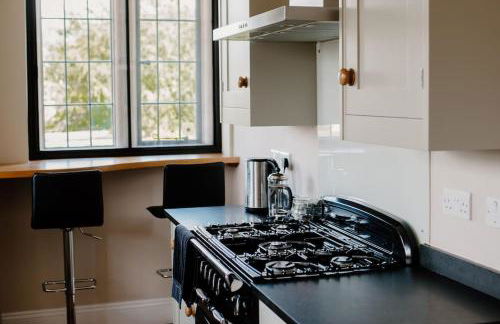 Manor Estate - Two Accommodation Wings - Sleeps 14 - Foto 70