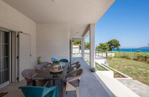 Beachfront villa Pensa private pool, 3-bedroom - Foto 7