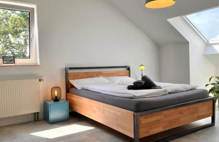 favstay Industrialstyle 2-Zimmer 60qm mit Balkon, Panarbora Fernblick, 55" TV & Netflix, 55Mbit WLAN, Parkplatz - Foto 1