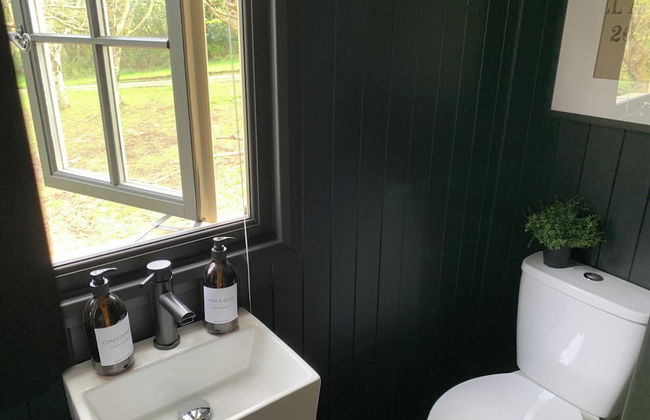 Shepherd's Hut - Sleeps 2 - Pet Friendly - Parking - Foto 5