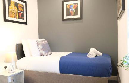 Spacious 4 Bedroom Home with Garden in Bedford - Foto 9