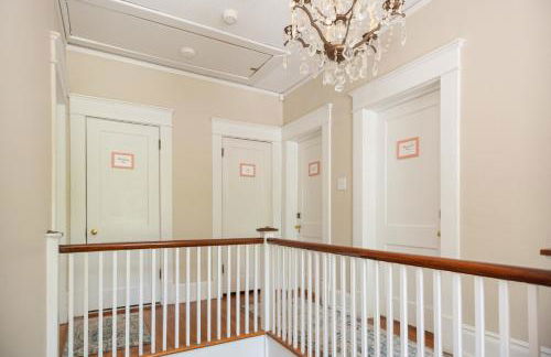 Efficiency in Grand Old Home, Downtown Durham - Photo 25