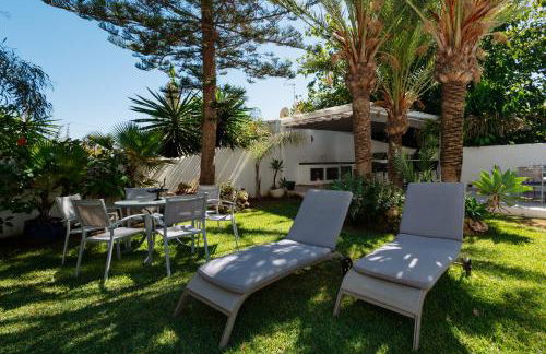 Marbella, Costabella - Beachfront Villa with Heated Pool - Photo 71