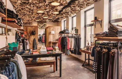 Warehouse District Modern Condo with Private Garage - Foto 33