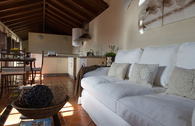 Apartamentos Los Patios de la Judería - Photo 21