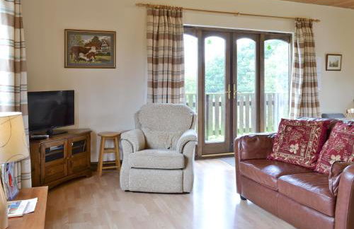 Woodside Lodge - Hw7520 - Photo 2