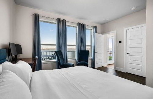 Stylish 4BR Lake House - Foto 18