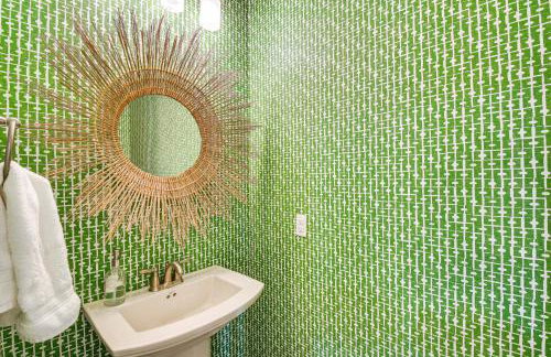 Lakefront Fun Near Clemson! Retreat with Pool Access - Foto 11