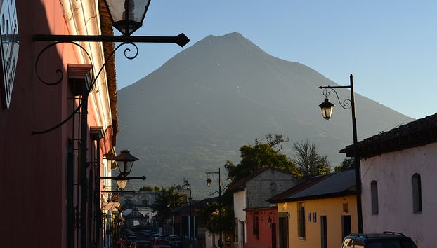 Modern and colonial Guatemala - Photo 4