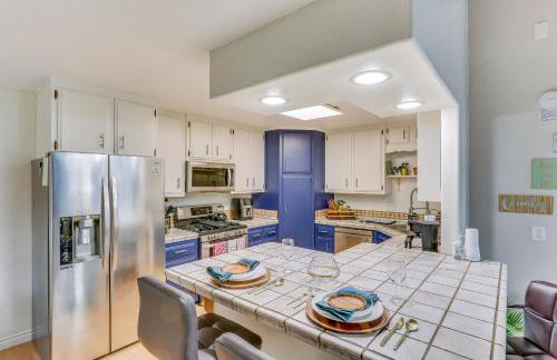 Crestline Home with Private Hot Tub Steps to Lake! - Foto 7