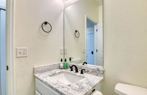 FlightDeck HotTub Fireplace NearAirport FamilyHome - Foto 21