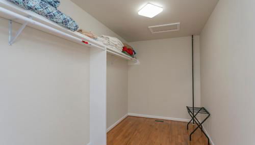 Huge Home For Groups Near Downtown - Foto 2, wardrobe