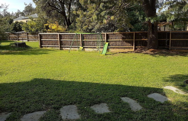 53 Honeysuckle in Silverleaves - Foto 11