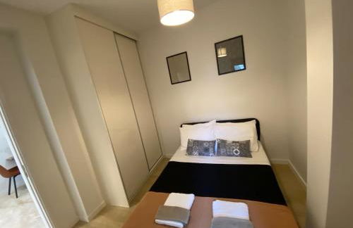 Holy 2 Bedrooms Apartment in Marousi - Foto 25