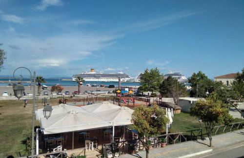 View apartment - Photo 16