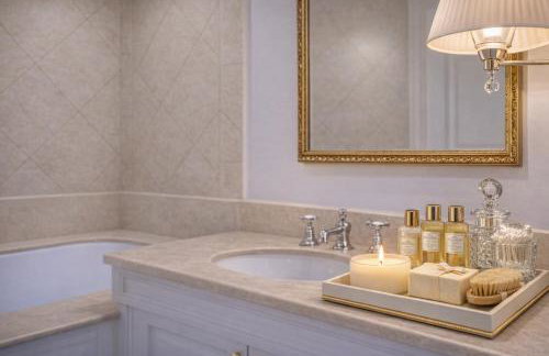 Le Suite Napoléon - Luxe et Sérénité au Cœur de Cannes - Foto 4