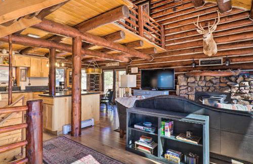 Classic Colorado Log Home with Mountain Views! - Foto 3