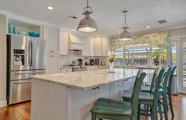 The Crown House 4b Pool Home 6 Mins to IR Beach - Photo 8