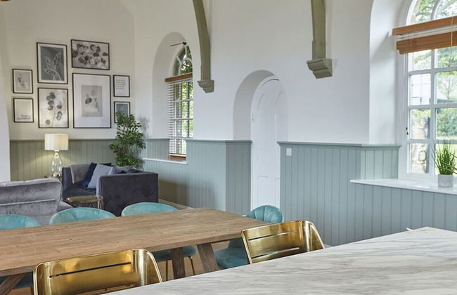 Host Stay Dunsley Chapel - Photo 7