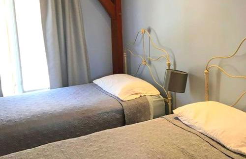 Beautiful Two-Bedroom Cabin Rental Set in the Forests of the Berkshires, Massachusetts - Foto 16