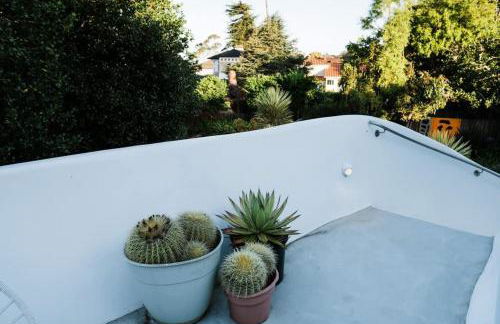 Unique Sculptured House with Private Beach Access - Foto 6