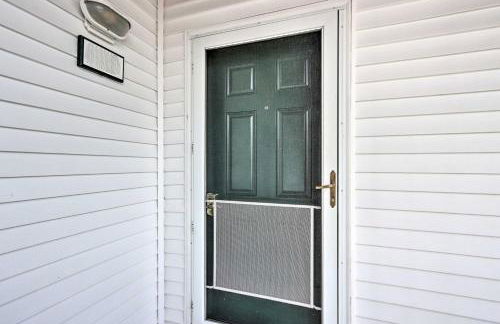 Lakefront Balcony and Pool Access Camdenton Condo - Foto 21