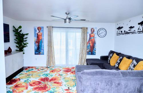 Beautifully Designed & Spacious Apartment in Newark 10mins from EWR Airport, Close to NYC and Beth Israel Hospital - Foto 1