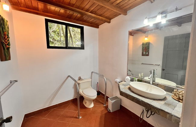 Blue Banyan Inn - Photo 11