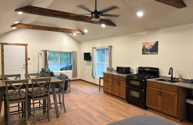 Backcountry Outfitters - Foto 7