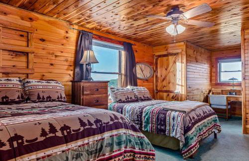 Lodge at OZK Ranch- Incredible mountaintop cabin with hot tub and views - Photo 10