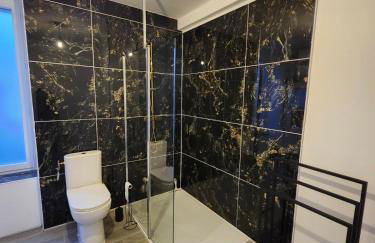 F2 de plein pied avec sauna, jardin et parking privé - proche gare et commerces - Photo 4