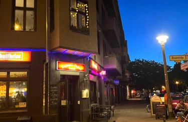 Stylish 2-room Apartment with Balcony Next to East Side Gallery - Foto 4