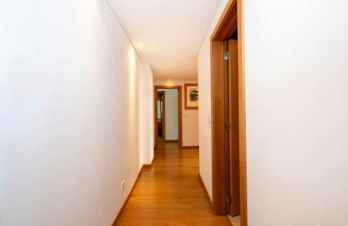 River View Luxury Apartment - Photo 22