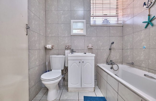 Escape to Paradise at in Amanzimtoti - Photo 16