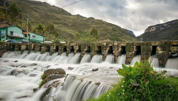 Inca bridge between Huarautambo and Astobamba