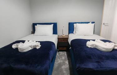 Bright 4BR Home, Outdoor Garden, Easy Parking - Foto 3