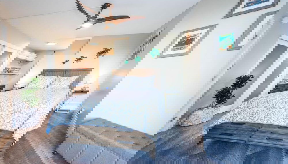 Calming Coastal Vistas - Foto 1, Habitación