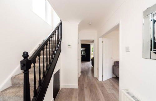 Spacious 3-Bed by Beatles Attractions & Transport - Foto 11