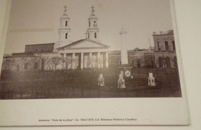 Room in Guest Room - Negotiating Men: Special Guest Artists - Foto 21