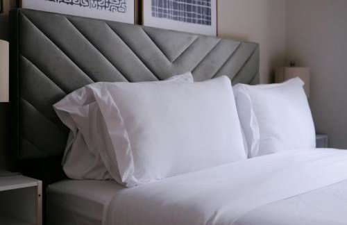 Fitness Pad, Stylish 2BR with Gym in Chicago - Photo 37