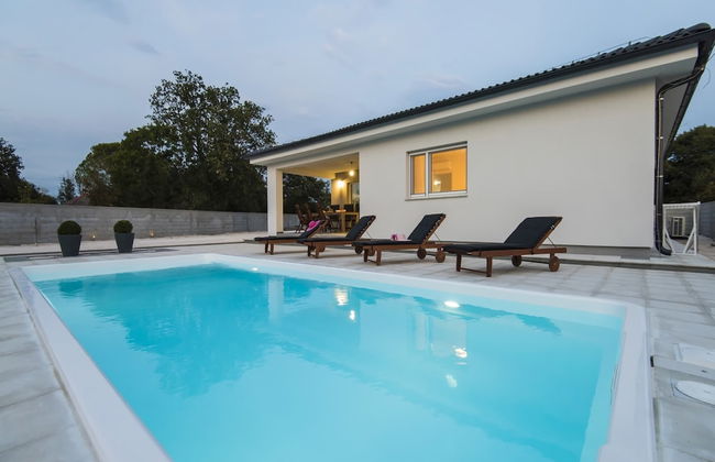 Beautiful Villa With Private Swimming Pool - Foto 36