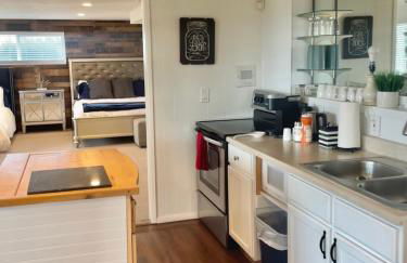 City light views getaway close to top ski resorts - Foto 15