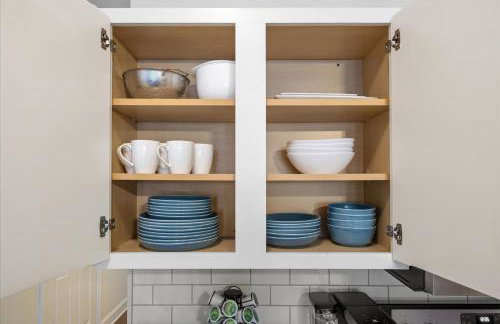 Steps Away From Mass Ave in Heart of Indy with Balcony - Foto 17