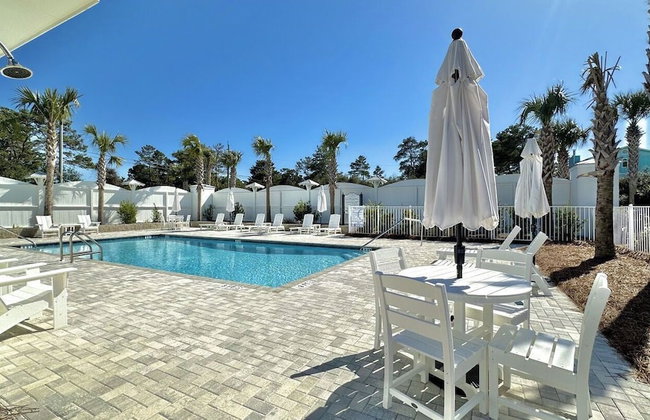Nacho Beach House by Avantstay Inlet Beach Sleeps 10 + Pool - Photo 65