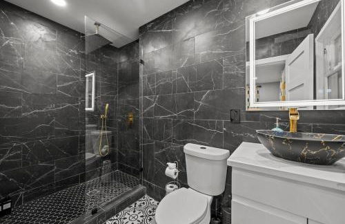 Cozy & Chic Apt King Bed -Free Parking - Foto 15