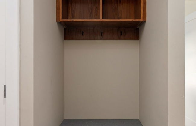 Stunning 3 Bedroom Secondary Suite N Van - Photo 20